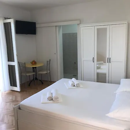 Sini Apartman Makarska