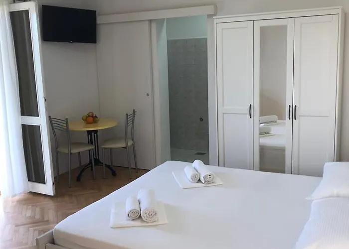 Sini Apartman Makarska