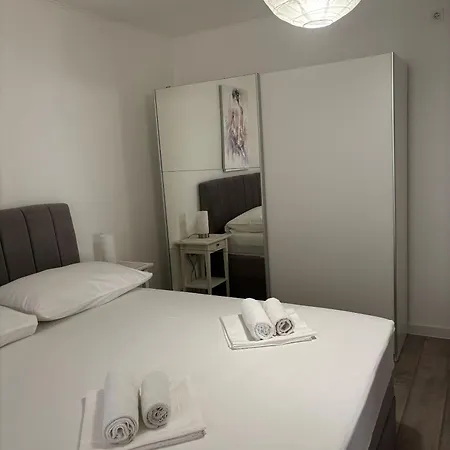 Sini Makarská